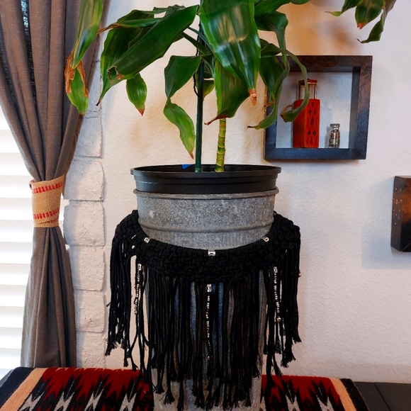 Macrame Plant Skirt - Picture 1 of 5